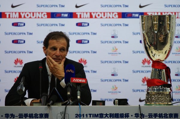 Open high and close low! Uncle Jiong coaches Milan for the first time: win Serie A in the first season, and is dismissed in the middle of the last season