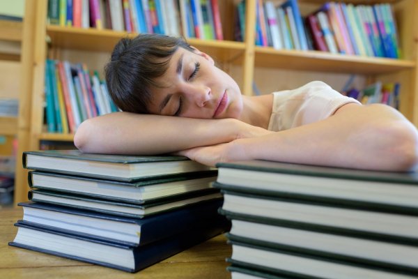 Can you recover after sleeping for 10 minutes? U.S. emergency clinic teaches you how to take a nap in a 1-position