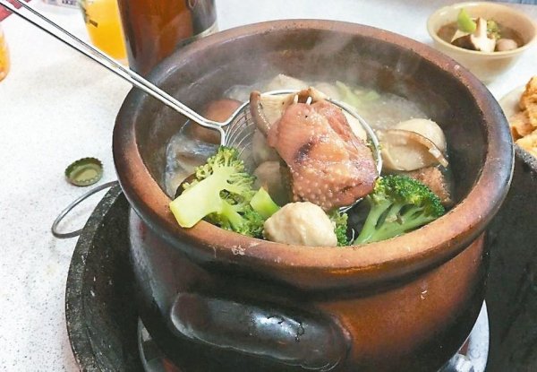 In winter, you can add a lot of meat and vegetables. Special supplements to reduce the stomach.
