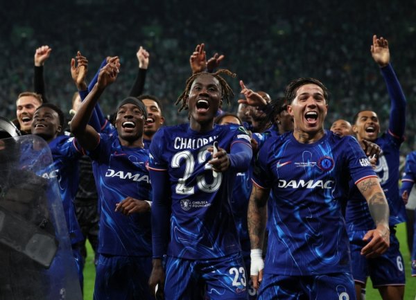 Chelsea transfer transaction briefing: Gittens s offer was rejected, Petrovic left the team and gave the green light