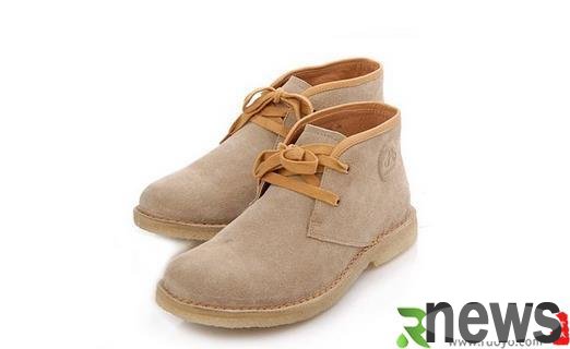 How to clean oil stains on fur shoes