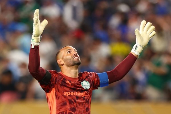 Palmeiras goalkeeper: It s very sad to concede the ball in this way. This is football. We regret it.