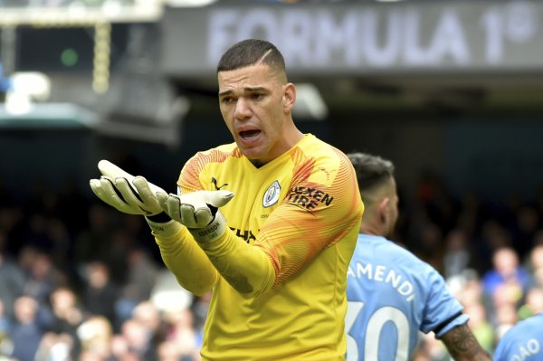 Skira: Galatasaray negotiates Ederson s transfer with Manchester City, providing players with a three-year contract