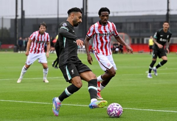 Liverpool 5-0 Stoke City in the closed friendly match, Wiltz played Nunes with a hat and Chiesa made a contribution