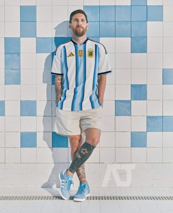 Pay tribute to the three World Cup championships! Spy photos of Argentina s 26-year home jersey at the World Cup exposed: Traditional white and blue