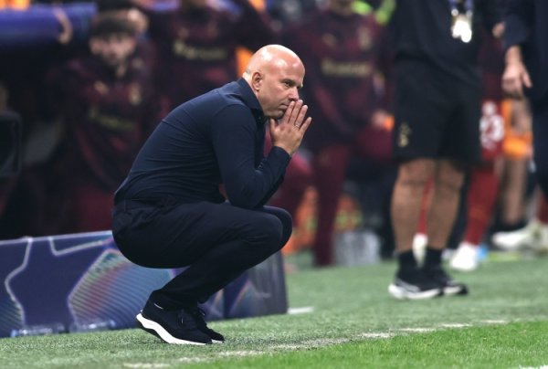 He was defeated and lost to the top of the Premier League! Slott: We shouldn t have lost the game, missed several goals