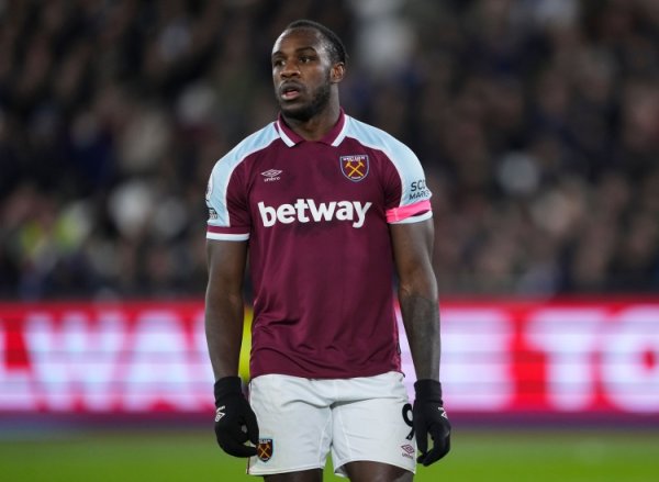 Sky Sports: Antonio trains with Brentford, but the team is not expected to sign him
