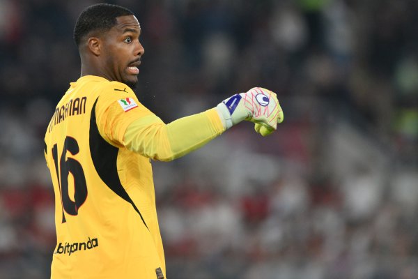 Falke: Manchester United and Chelsea are interested in 30-year-old Milan goalkeeper Maignan, but Bayern has no plans to sign him