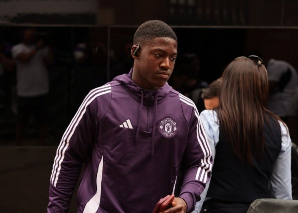 TA: Menu will miss Tottenham due to injury, Manchester United urgently recruits Jack Fletcher to maintain the 88-year legendary record