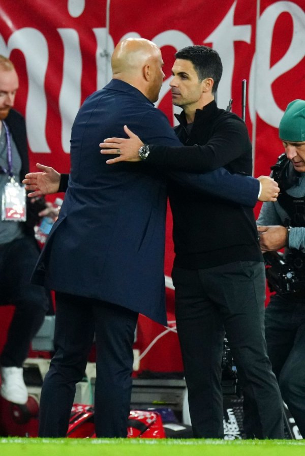 Who can win this year? Times reporter: Liverpool have a favorable schedule + Isaac returns